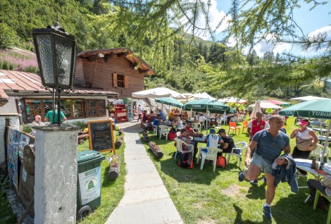 Ice cream break at Chalet Val Ferret
