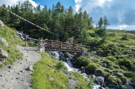 Crossing bridges and waterfalls on the TMB