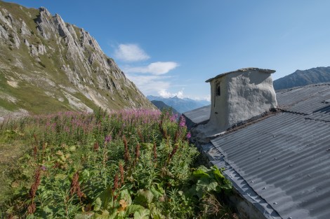 An old shepherds hut between Col de Balme and Trient