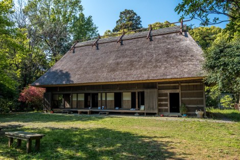 Near Miyazaki-jingu Shrine there's a collection of traditional thatched farm houses called 'Minka'