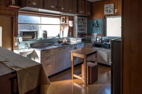 The kitchen at Usuki-ya guesthouse