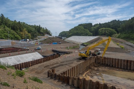 Ongoing road construction in the tsunami inundation area