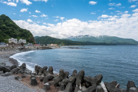 Looking back at the snow-covered peaks