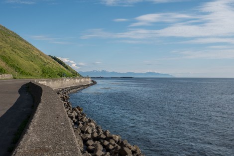 Coastal and mountain views on Route 232