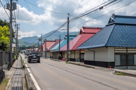 Old houses along Route 121