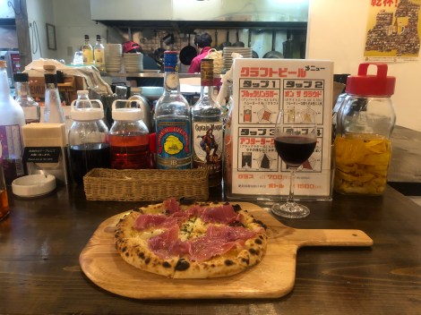 Pizza and chilled red wine (anyone know why red wine is always chilled in Japan?) for dinner in Aomori