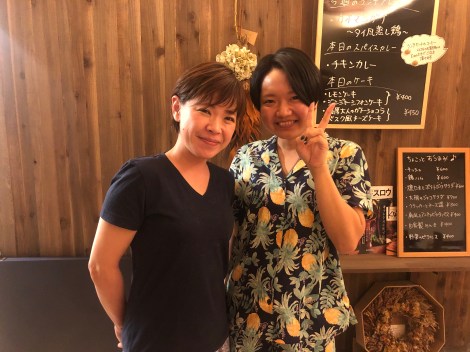 The wonderful mother and daughter who invited me for dinner in Pippu