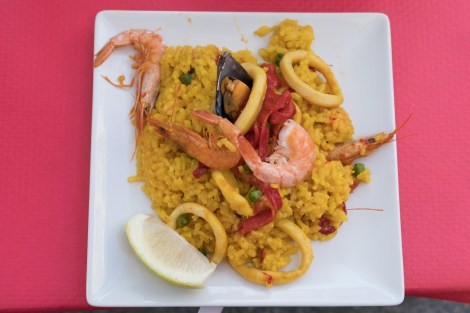 Finally, a seafood paella for dinner, in Santoña!