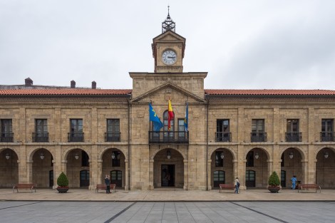 Avilés Town Hall (Ayuntamiento de Avilés) in Plaza de España