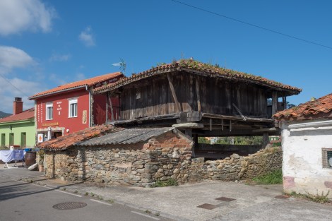 A hórreo beside the albergue in Muros de Nalón