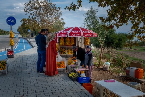 Yes, we're now beside the main highway but there's still a dedicated pedestrian footpath and the chance to buy fruit